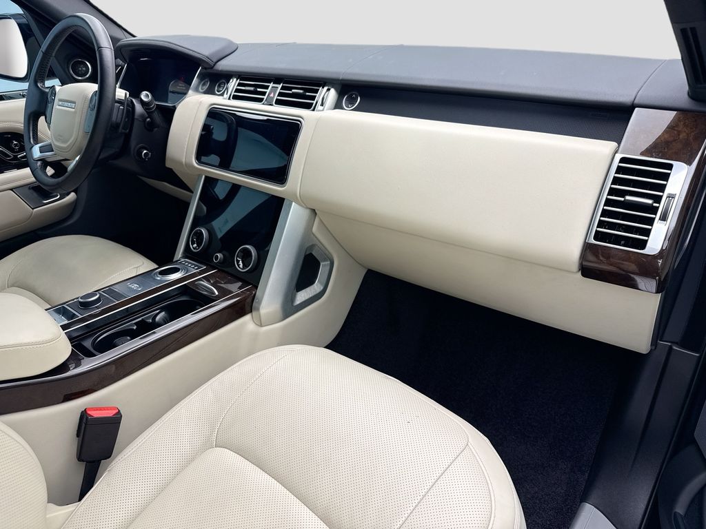 Thumbnail: 2022 Land Rover Range Rover - 18