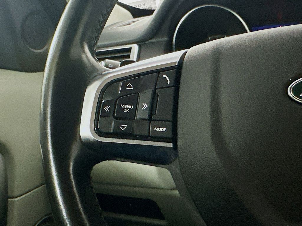 Used 2018 Black Land Rover SE image 25