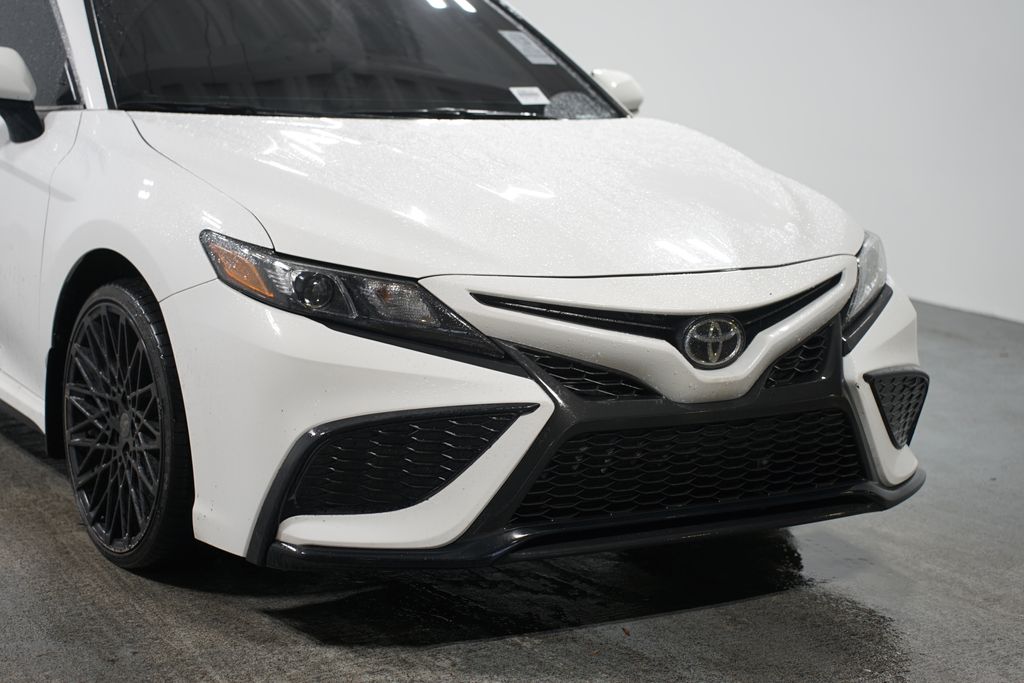 2022 Toyota Camry SE 4