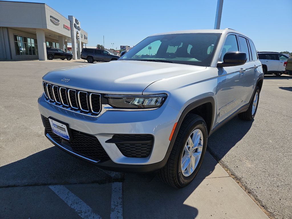Silver Zynith 2026 Jeep Grand Cherokee SUV / Crossover Four-Wheel Drive 8-Speed Automatic