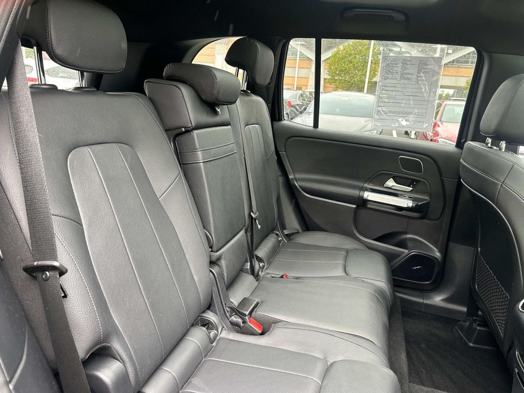 Thumbnail: 2021 Mercedes-Benz GLB - 24