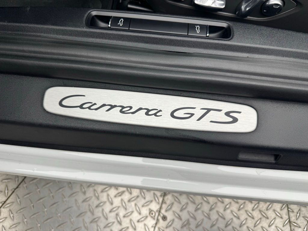 2016 Porsche 911 Carrera S 26