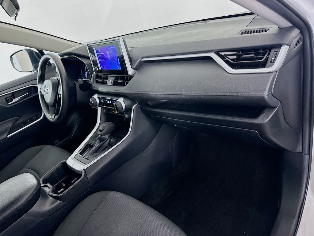 Thumbnail: 2024 Toyota RAV4 - 29