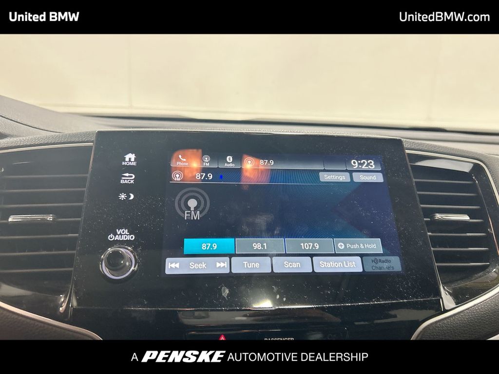 Thumbnail: 2019 Honda Pilot - 16