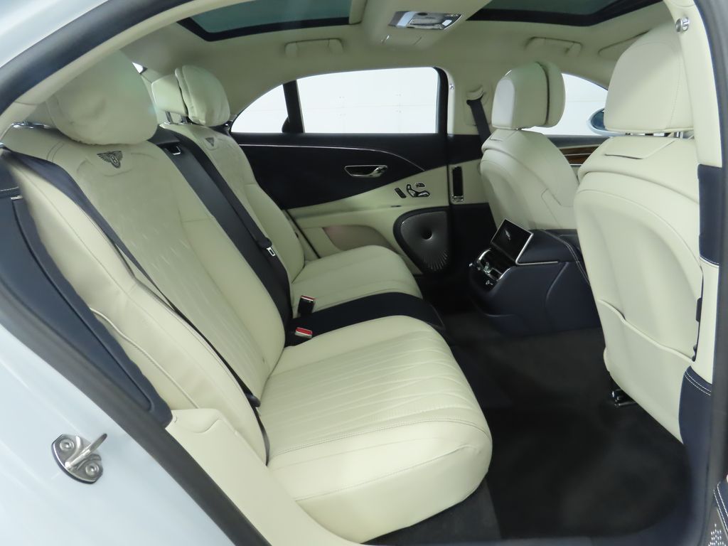 Thumbnail: 2020 Bentley Flying Spur - 23