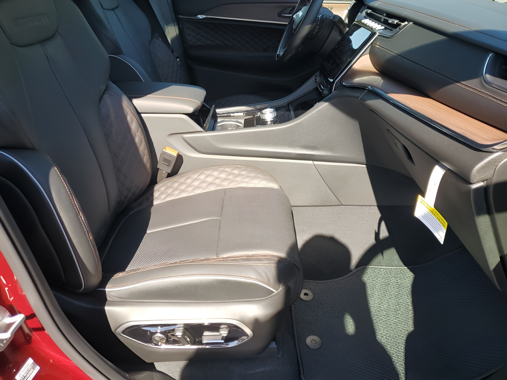 New Car 2025 Jeep Grand Cherokee L  Summit For Sale Under $70,000 In Austin, Texas