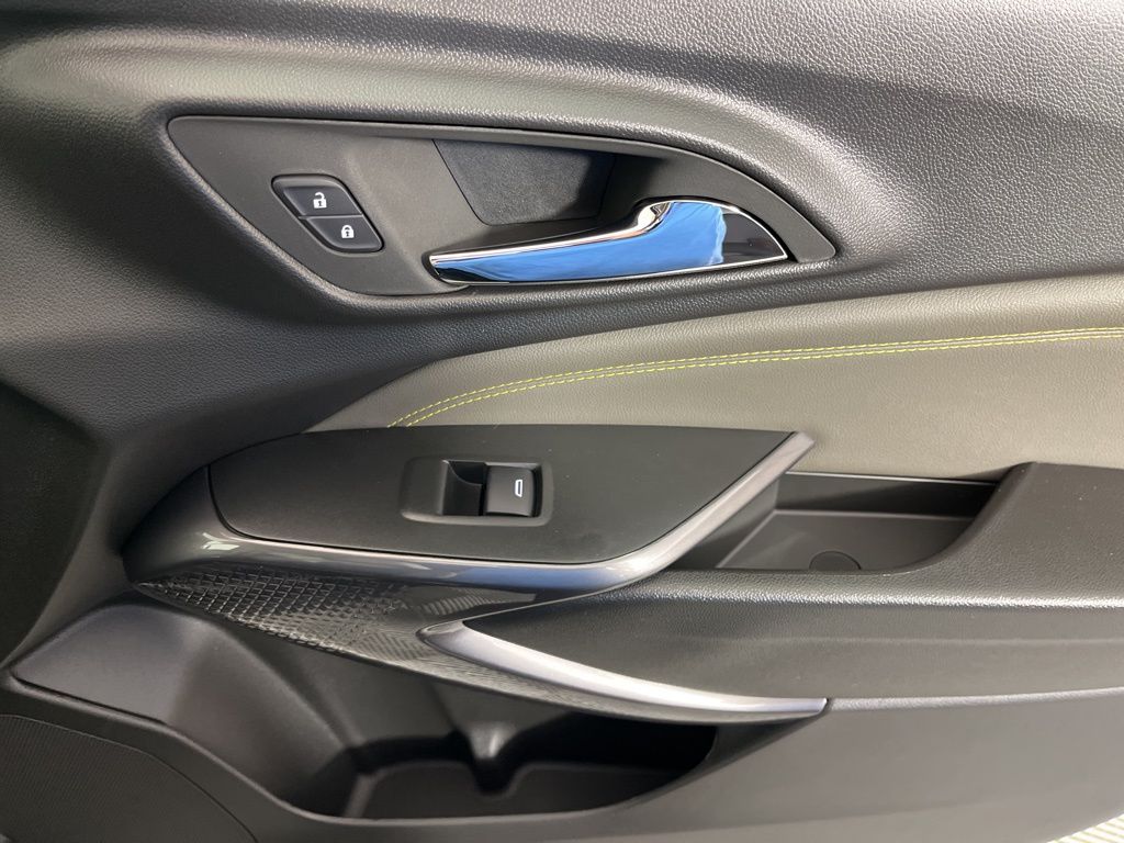 Thumbnail: 2025 Chevrolet Trax - 10