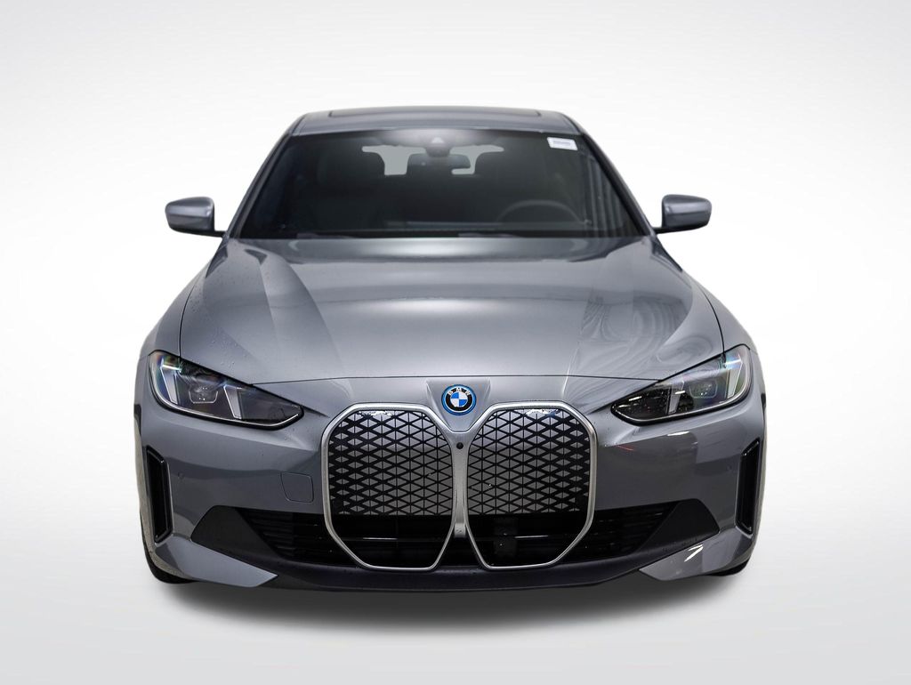 Thumbnail: 2025 BMW i4 - 8