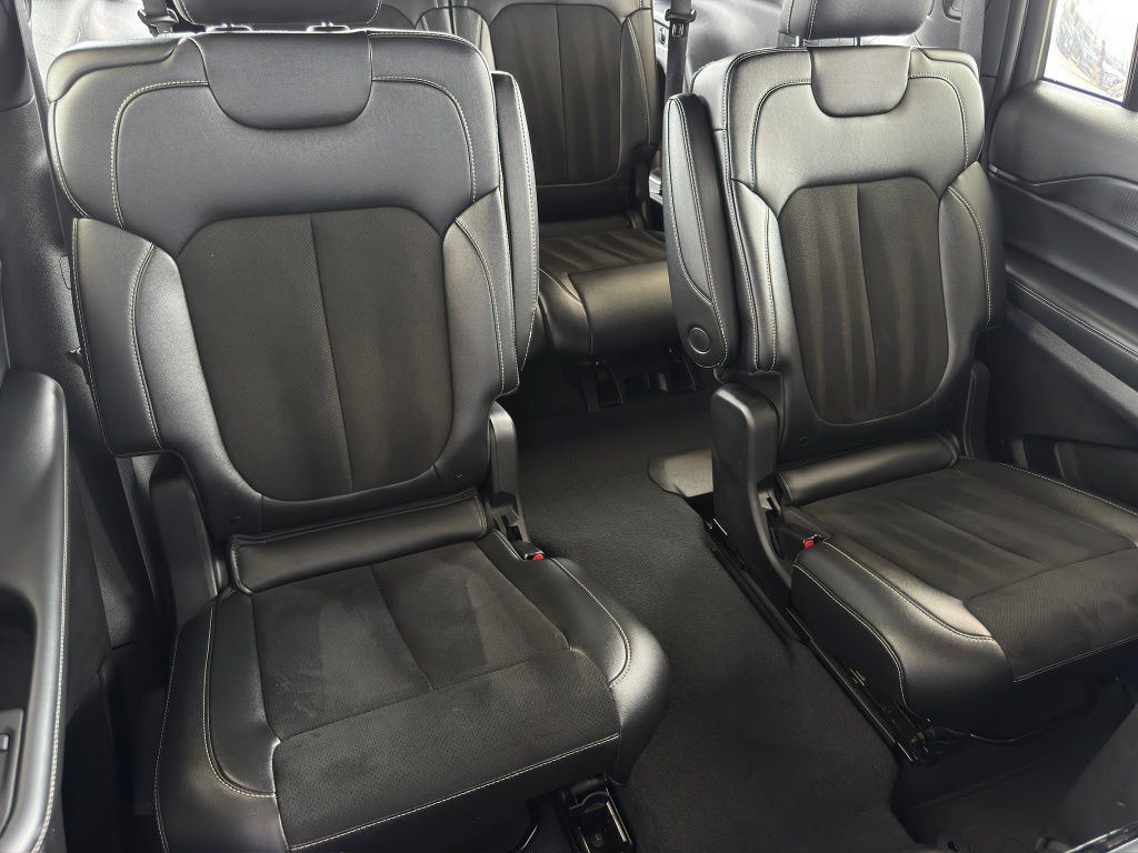 2023 Jeep Grand Cherokee L Altitude White/off-white at River Oaks CDJR