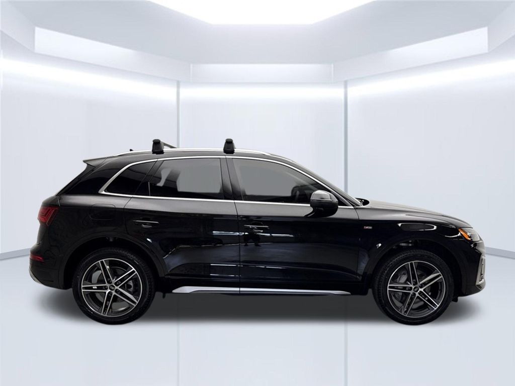 Thumbnail: 2024 Audi Q5 - 10