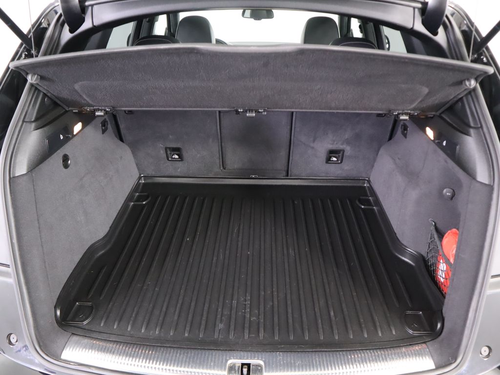 Thumbnail: 2015 Audi SQ5 - 29