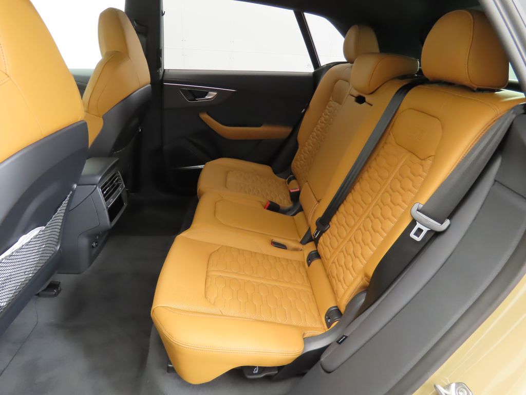 2025 Audi RS Q8 4.0T 21