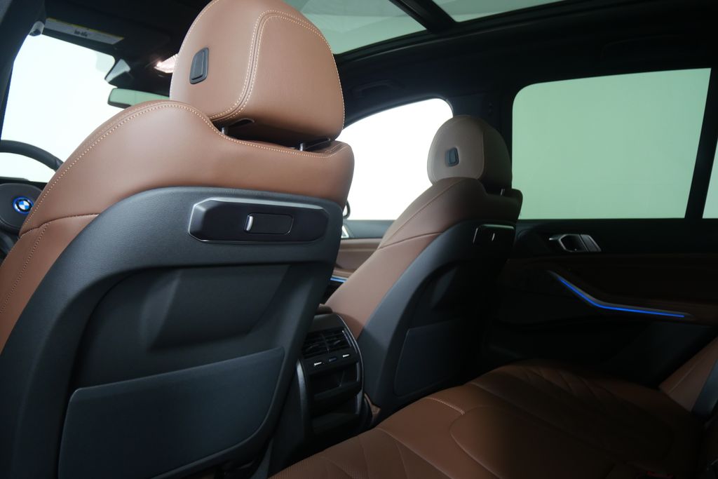 Thumbnail: 2026 BMW X5 - 16