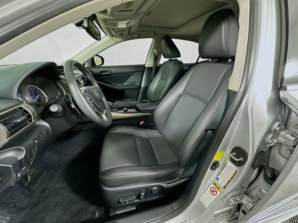 Thumbnail: 2014 Lexus IS - 21
