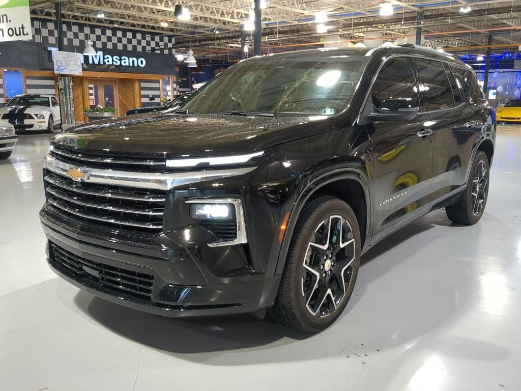 Black Metallic 2025 Chevrolet Traverse SUV / Crossover Four-Wheel Drive 8-Speed Automatic
