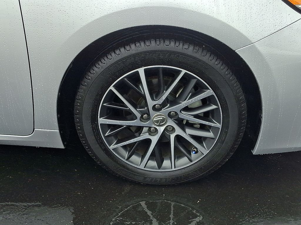 Thumbnail: 2018 Lexus ES - 8