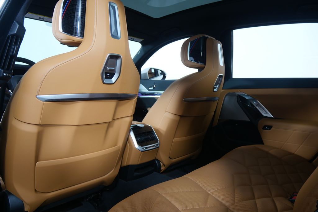 Thumbnail: 2024 BMW 7 Series - 19