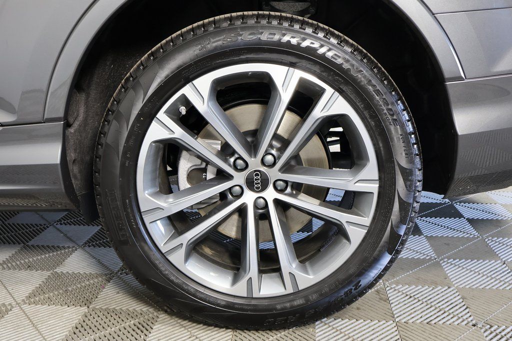 Thumbnail: 2026 Audi Q7 - 10