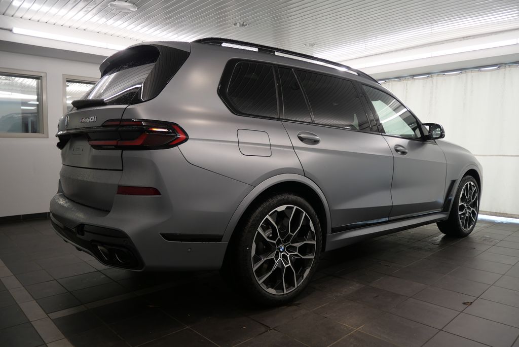 2025 BMW X7 M60i 7