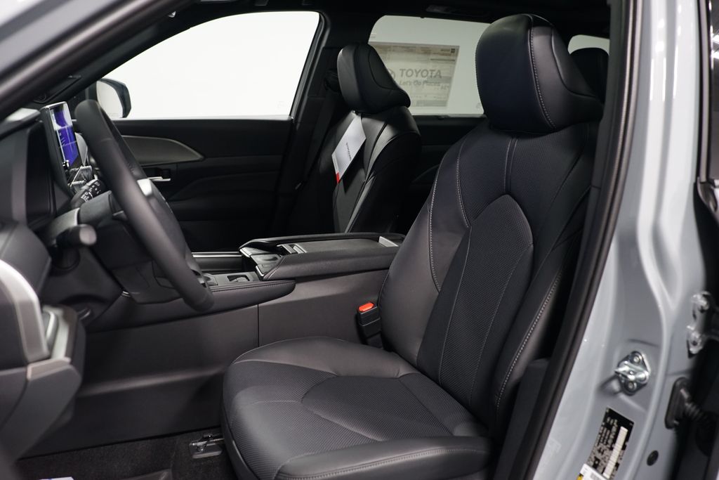 Thumbnail: 2025 Toyota Grand Highlander - 29