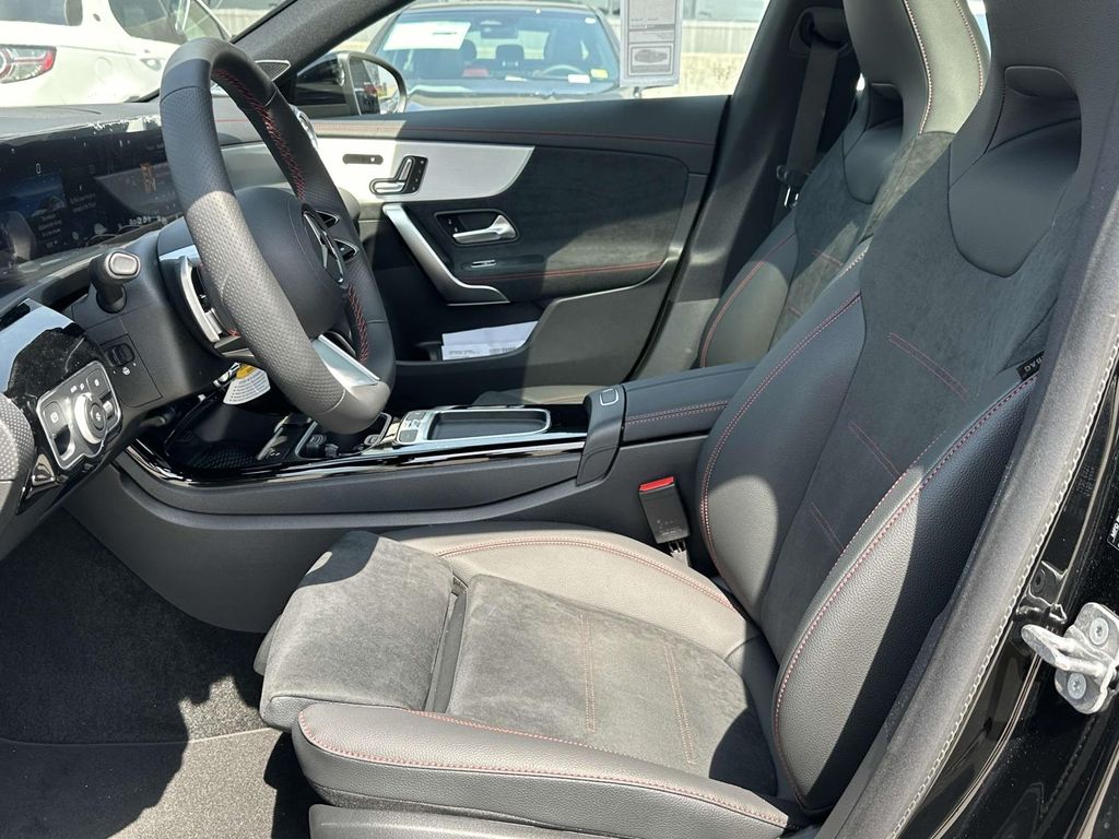 2025 Mercedes-Benz CLA 250 14