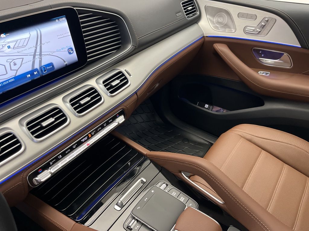 Thumbnail: 2026 Mercedes-Benz GLS - 21