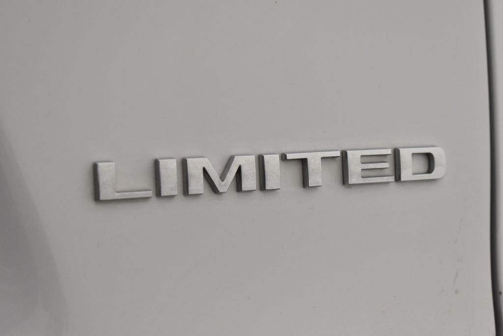 Thumbnail: 2022 Jeep Cherokee - 9