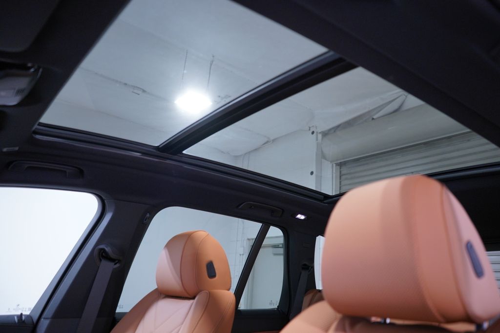 Thumbnail: 2026 BMW X5 - 9