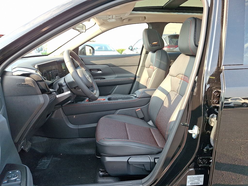 Thumbnail: 2025 Nissan Kicks - 5