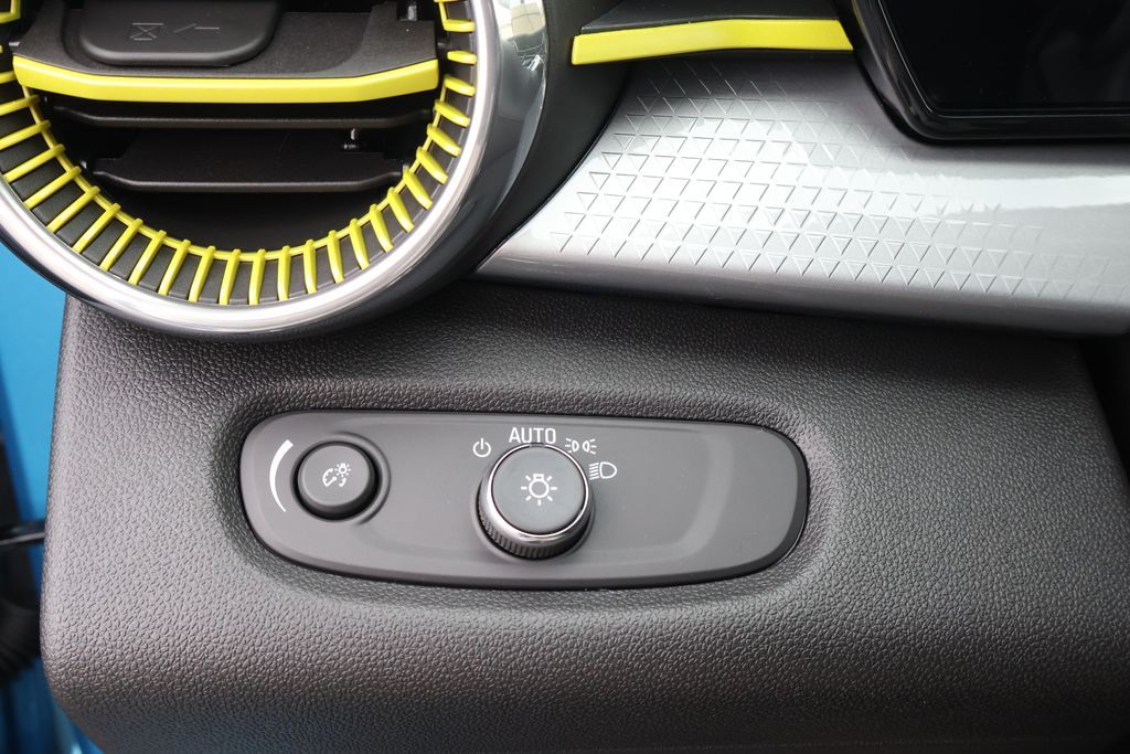 Thumbnail: 2026 Chevrolet Trax - 19