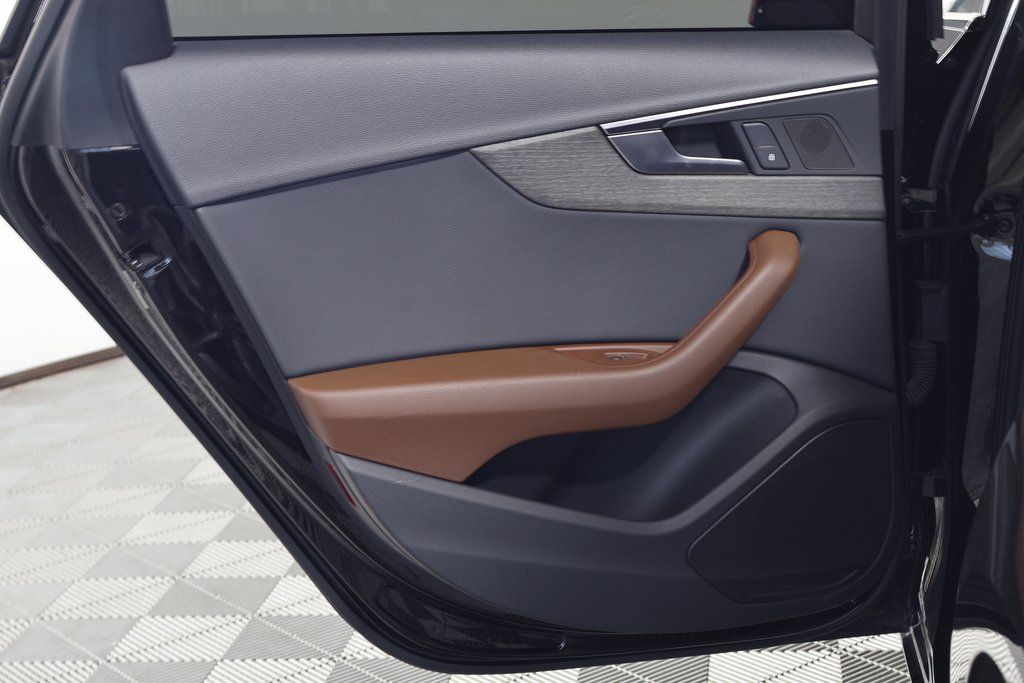 Thumbnail: 2019 Audi A4 - 13