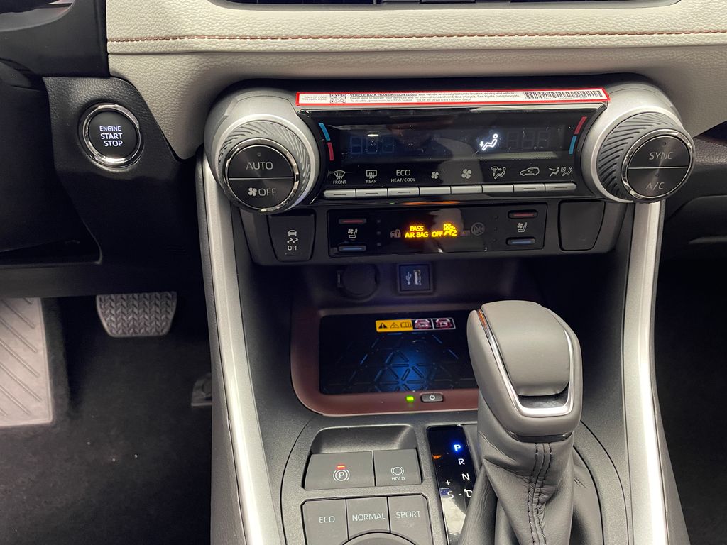 Thumbnail: 2025 Toyota RAV4 - 26