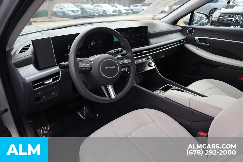 Used 2025 Silver Hyundai SEL image 10