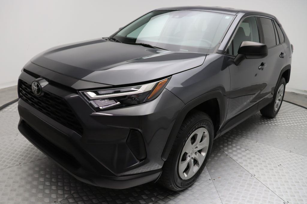 2023 Toyota RAV4 LE 2