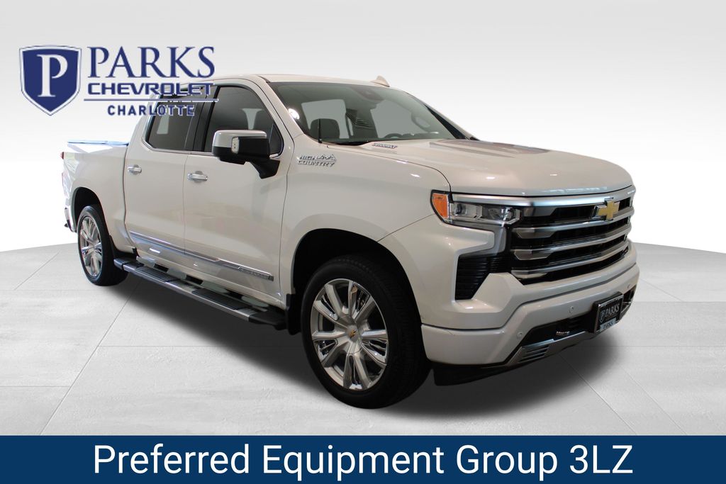 White (Iridescent Pearl Tricoat) 2024 Chevrolet Silverado 1500 Pickup Truck Four-Wheel Drive 10-Speed Automatic
