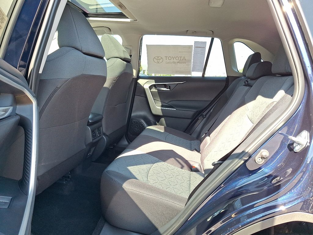 Thumbnail: 2025 Toyota RAV4 - 6