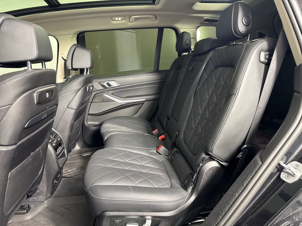 Thumbnail: 2024 BMW X7 - 15