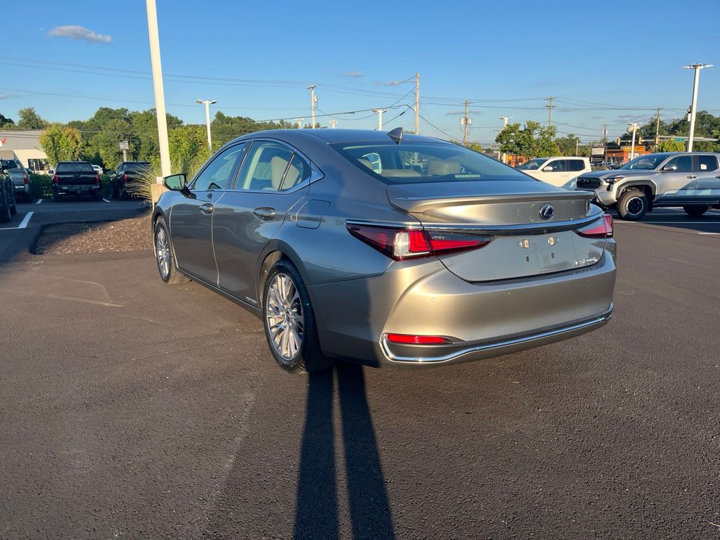Used 2021 Lexus ES Sedan