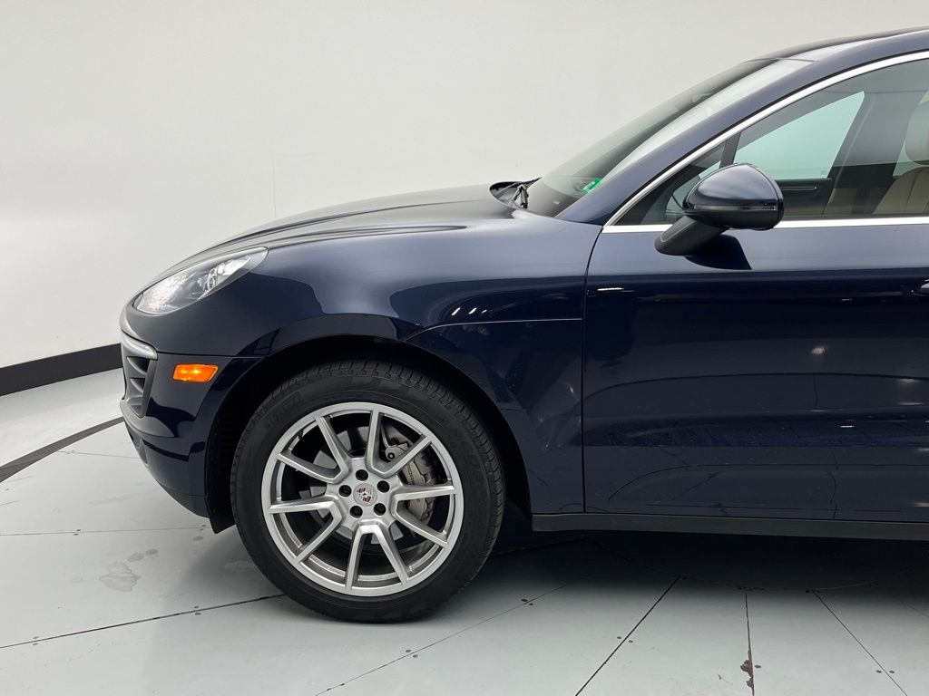 Thumbnail: 2017 Porsche Macan - 13