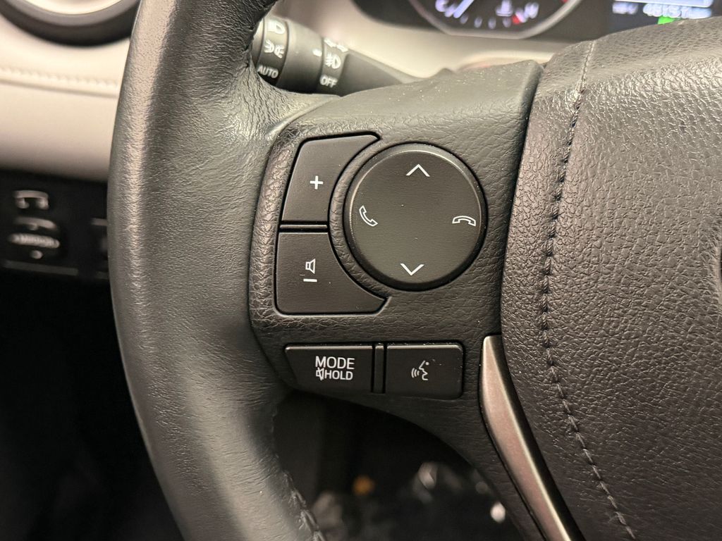 Thumbnail: 2017 Toyota RAV4 - 26