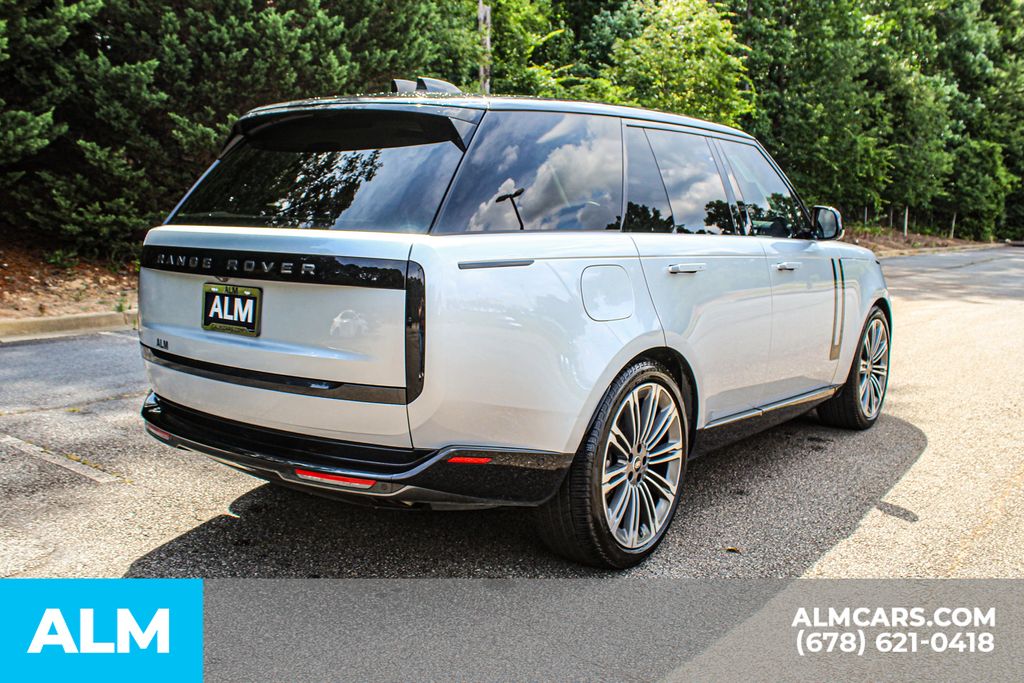Used 2024 Silver Land Rover SE image 6