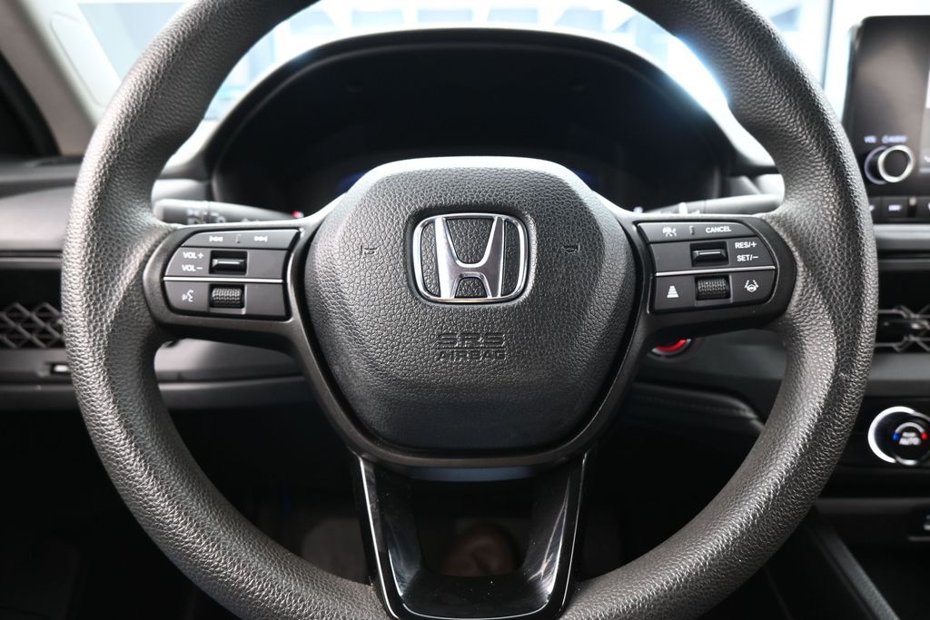 Used 2025 Silver Honda LX image 25