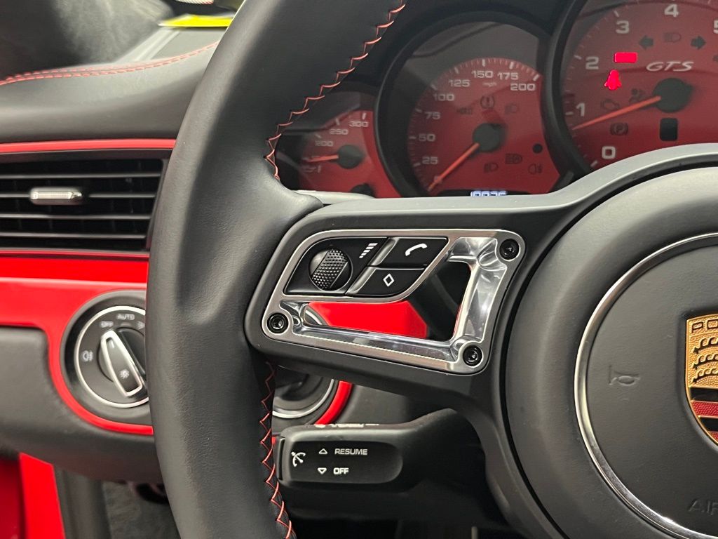 Thumbnail: 2018 Porsche 911 - 13