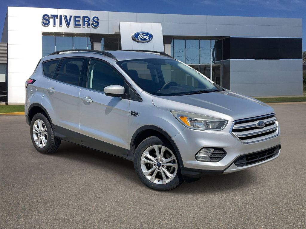Ingot Silver Metallic 2018 Ford Escape SE FWD SUV / Crossover Front-Wheel Drive 6-Speed Automatic