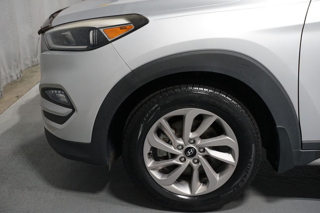 Thumbnail: 2017 Hyundai Tucson - 5