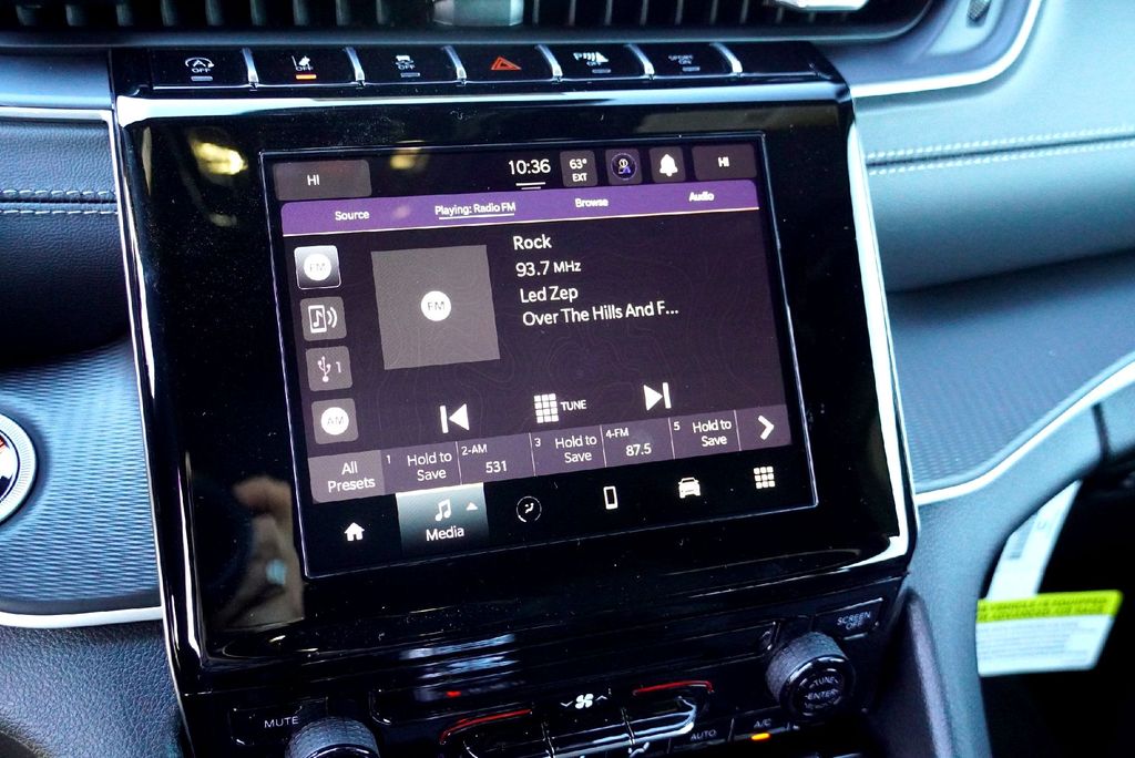 New Car 2025 Jeep Grand Cherokee  Laredo For Sale Under $35,000 In Taylor, Texas