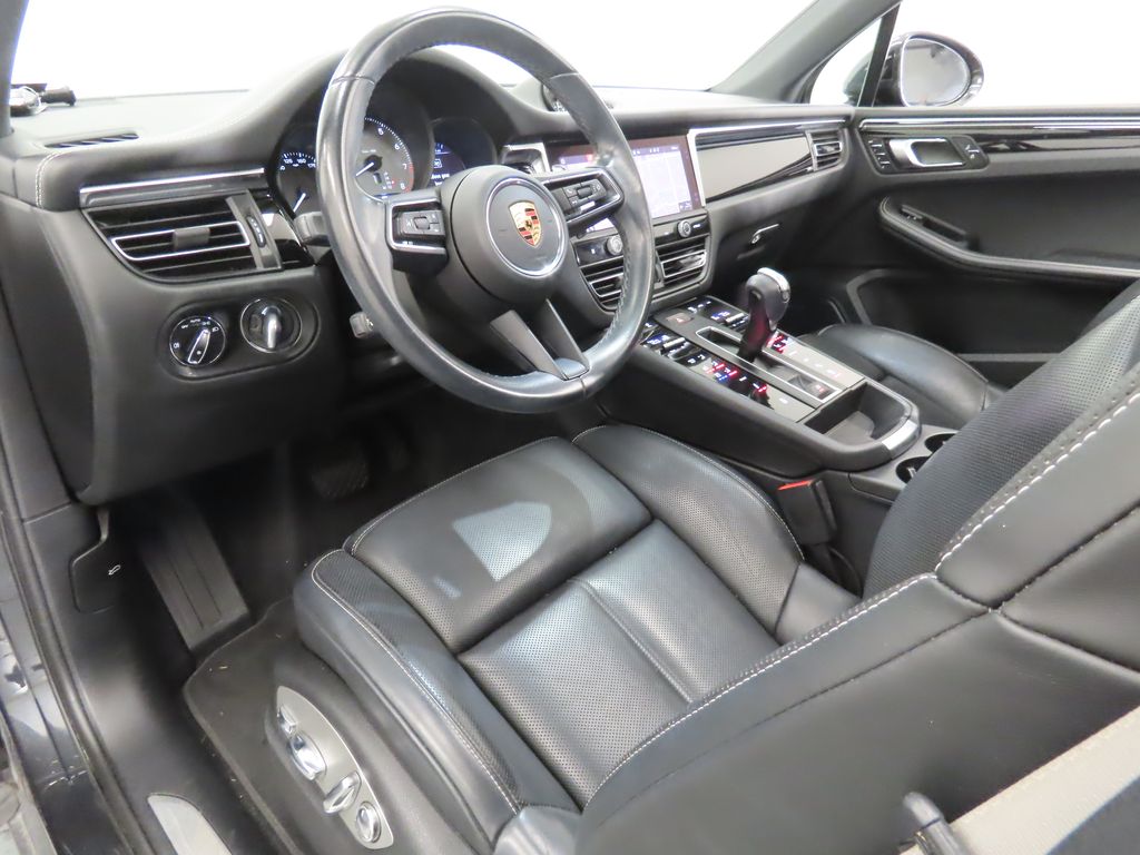 Thumbnail: 2023 Porsche Macan - 4