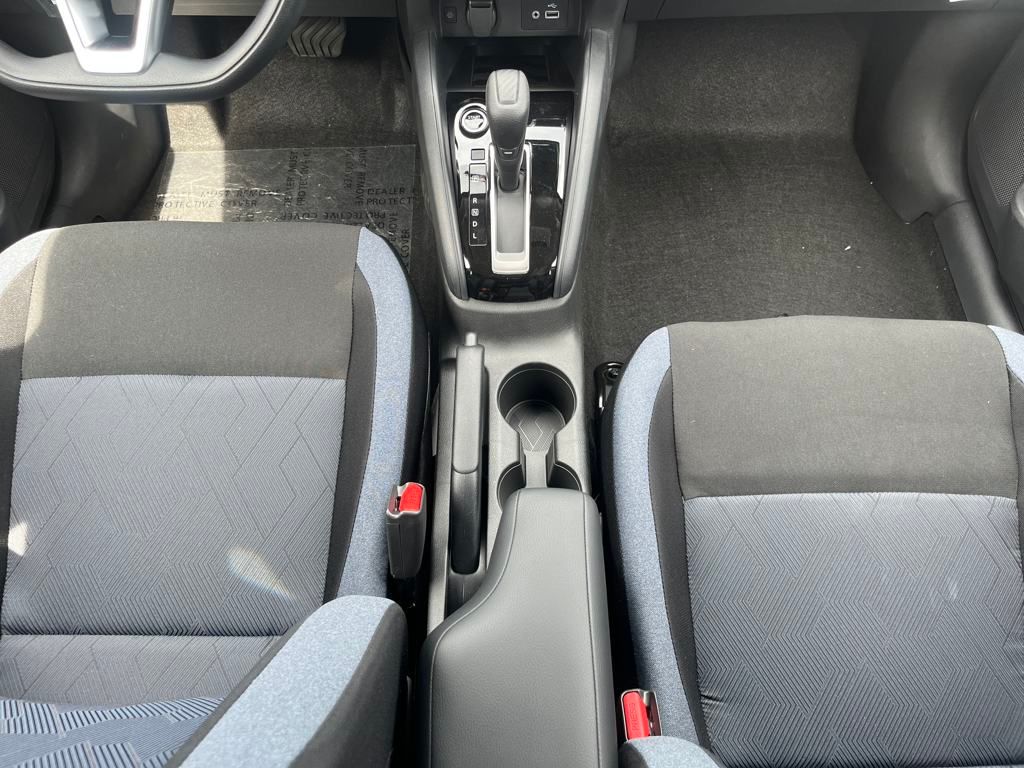 2025 Nissan Versa 1.6 SV photo
