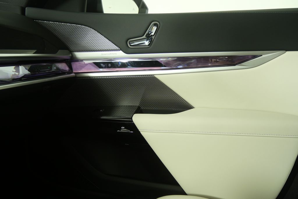 Thumbnail: 2026 BMW 7 Series - 25