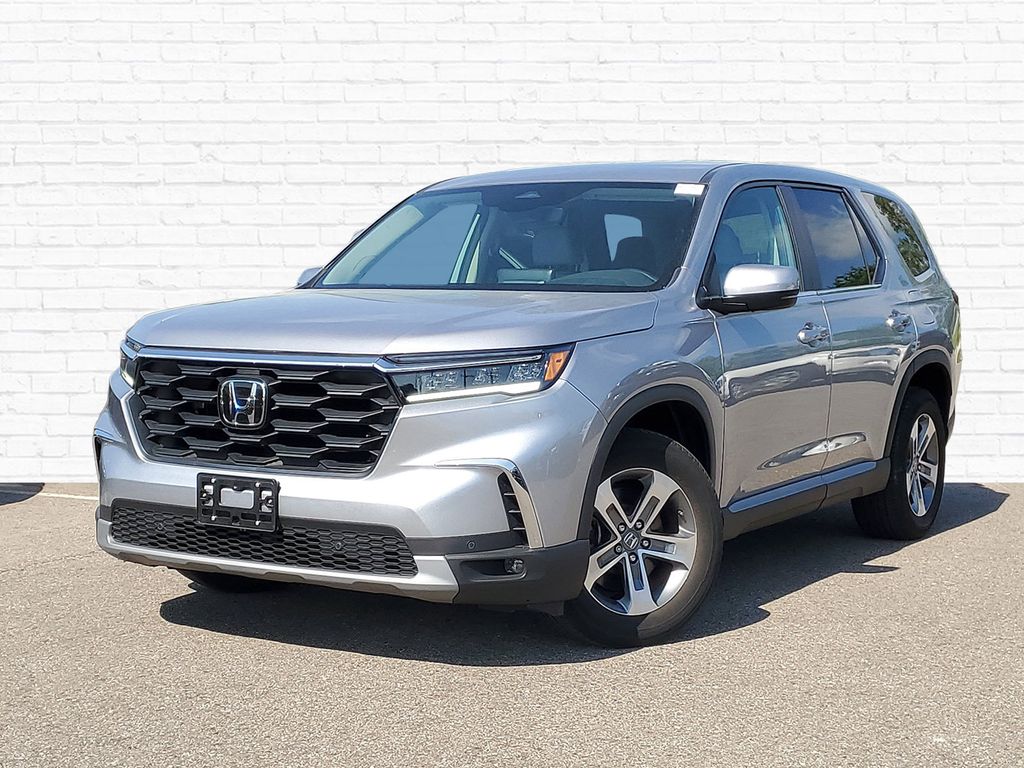 Lunar Silver Metallic 2023 Honda Pilot SUV / Crossover All-Wheel Drive Automatic